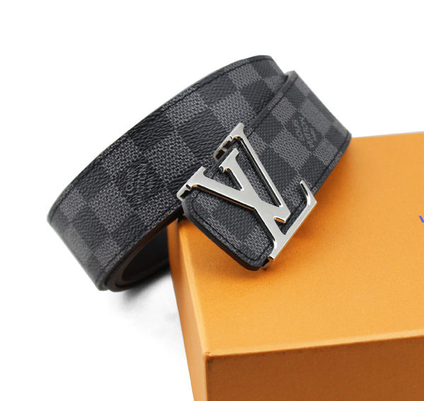 that lung nam lv caro xanh super fake 00062 600x568 - Thắt Lưng Nam Louis Vuitton TLNLV0006