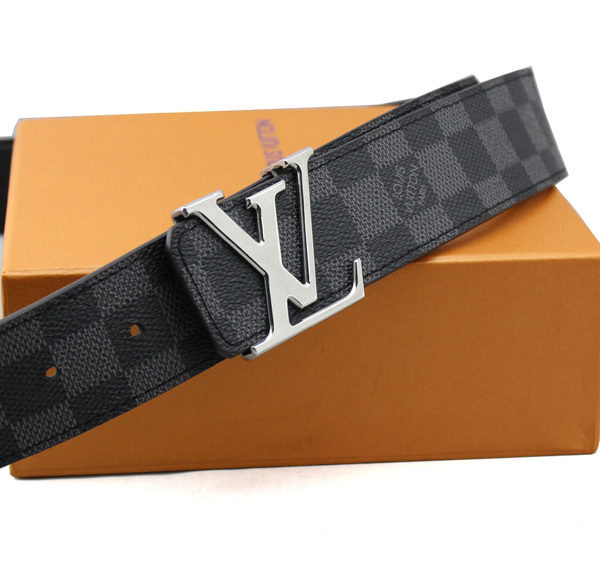 that lung nam lv caro xanh super fake 00063 600x568 - Thắt Lưng Nam Louis Vuitton TLNLV0006