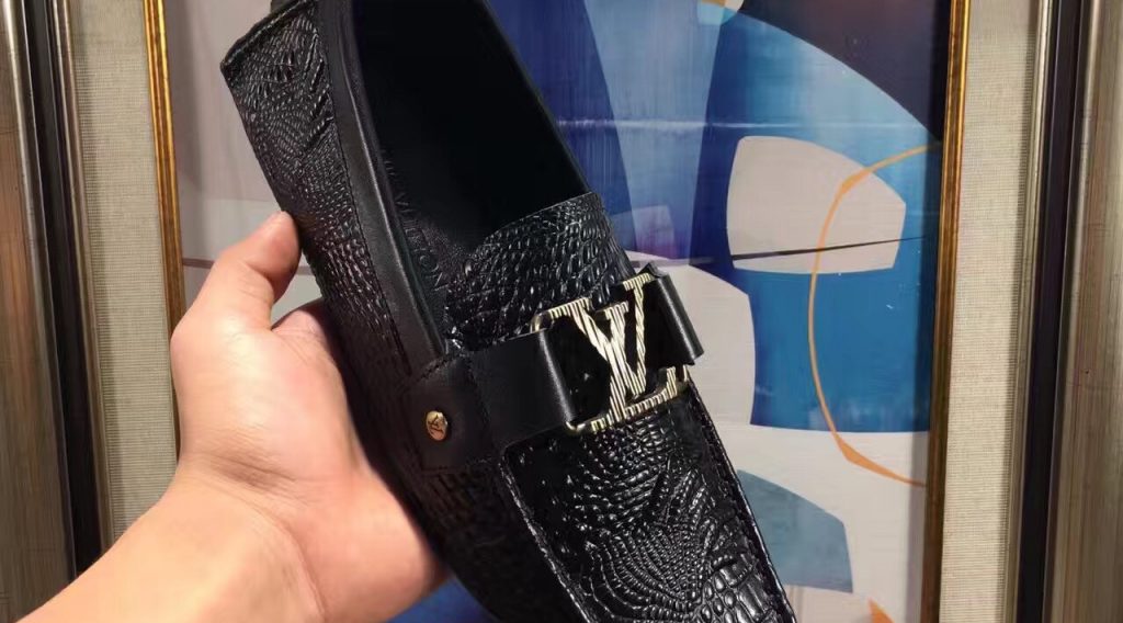 giay luoi nam lv sieu cap glnlv0021 4 1024x568 - Gi&agrave;y Lười Nam Louis Vuitton Si&ecirc;u Cấp GNLV0021