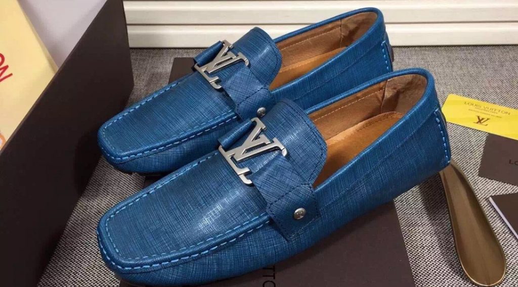giay luoi nam lv sieu cap glnlv0027 1024x568 - Gi&agrave;y Lười Nam Louis Vuitton Si&ecirc;u Cấp GNLV0027