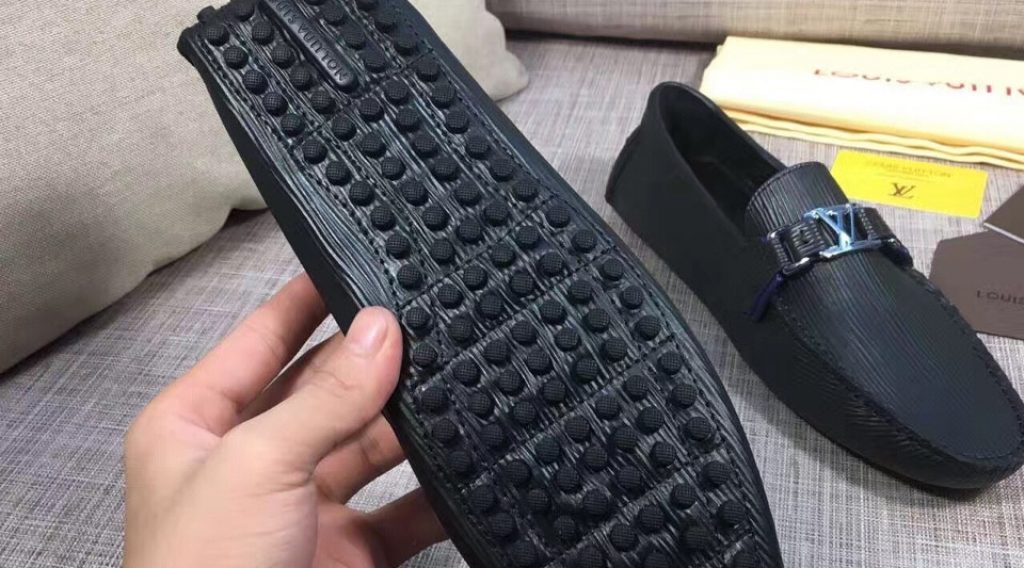 giay luoi nam lv sieu cap glnlv0028 2 1024x568 - Gi&agrave;y Lười Nam Louis Vuitton Si&ecirc;u Cấp GNLV0028
