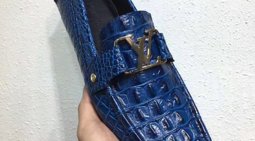 giay luoi nam lv sieu cap glnlv0030 1024x568 - Gi&agrave;y Lười Nam Louis Vuitton Si&ecirc;u Cấp GNLV0030