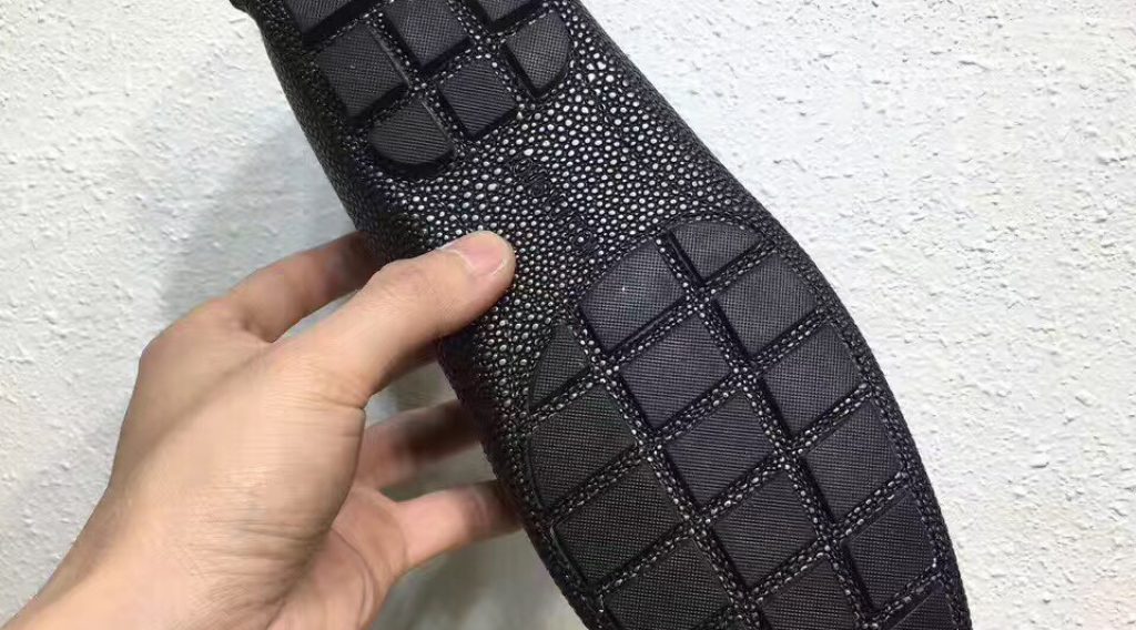 giay luoi nam lv sieu cap gnlv0039 3 1024x568 - Gi&agrave;y Lười Nam Louis Vuitton Si&ecirc;u Cấp GNLV0039