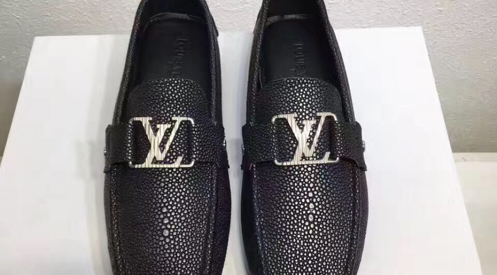giay luoi nam lv sieu cap gnlv0039 5 1024x568 - Gi&agrave;y Lười Nam Louis Vuitton Si&ecirc;u Cấp GNLV0039