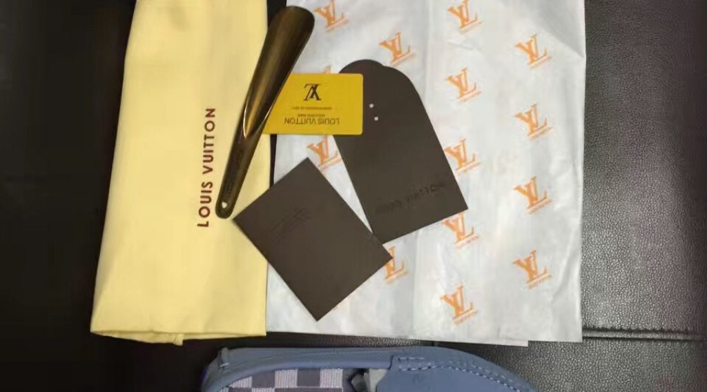 giay luoi nam lv sieu cap gnlv0041 2 1024x568 - Gi&agrave;y Lười Nam Louis Vuitton Si&ecirc;u Cấp GNLV0041