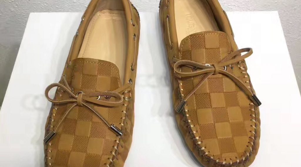 giay luoi nam lv sieu cap gnlv0055 4 1024x568 - Gi&agrave;y Lười Nam Louis Vuitton Si&ecirc;u Cấp GNLV0055