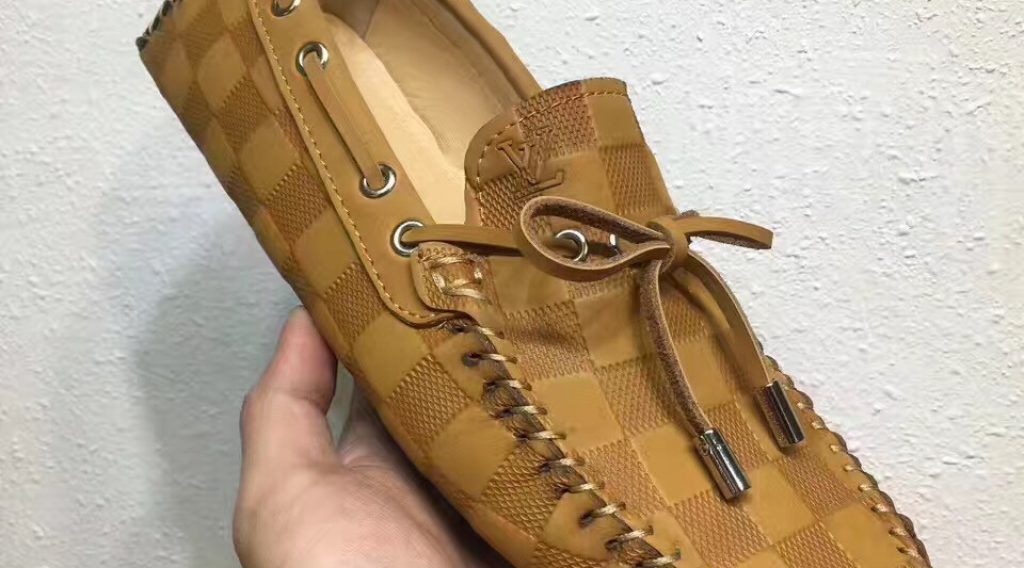 giay luoi nam lv sieu cap gnlv0055 7 1024x568 - Gi&agrave;y Lười Nam Louis Vuitton Si&ecirc;u Cấp GNLV0055
