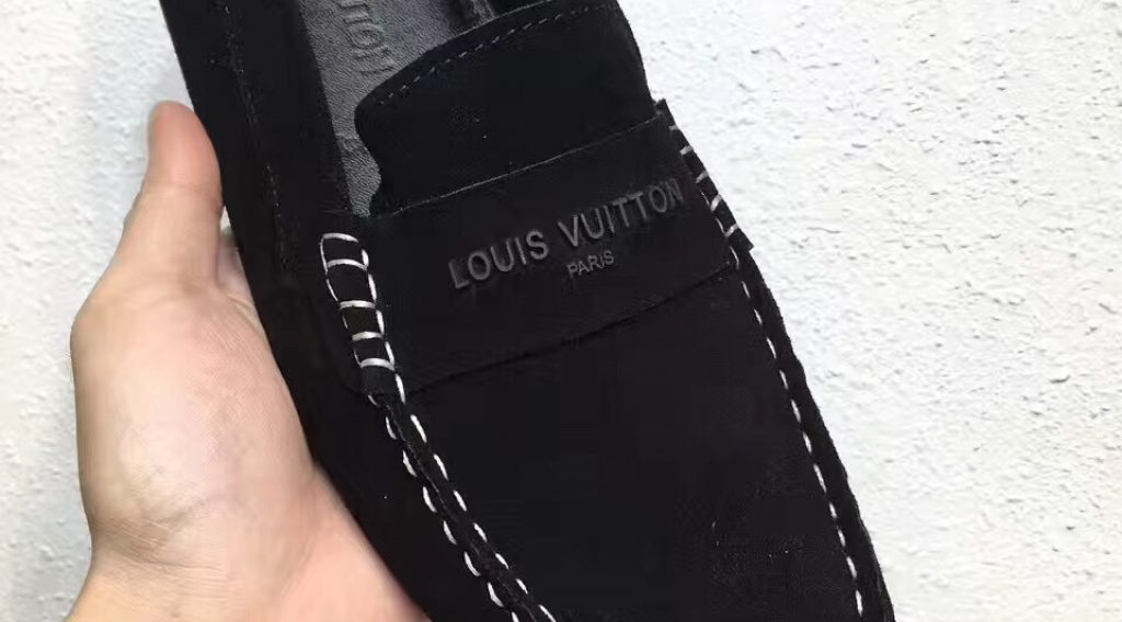giay luoi nam lv sieu cap gnlv0056 2 1024x568 - Gi&agrave;y Lười Nam Louis Vuitton Si&ecirc;u Cấp GNLV0056