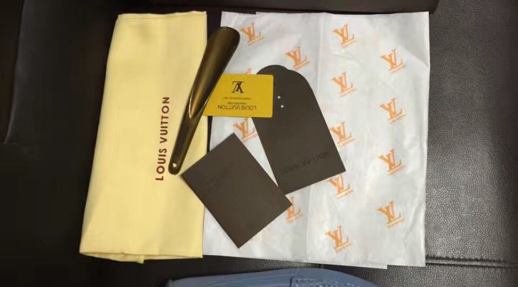 giay moi nam lv sieu cap gnlv0042 2 1024x568 - Gi&agrave;y Lười Nam Louis Vuitton Si&ecirc;u Cấp GNLV0042