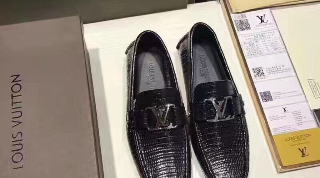 giay moi nam lv sieu cap gnlv0064 1024x568 - Gi&agrave;y Lười Nam Louis Vuitton Si&ecirc;u Cấp GNLV0064