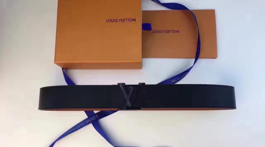 z635417179703 da1ce0acf03d03dab7fbbb51eafbaea7 1 1024x568 - Thắt Lưng Nam Louis Vuitton Si&ecirc;u Cấp TLNLV0033