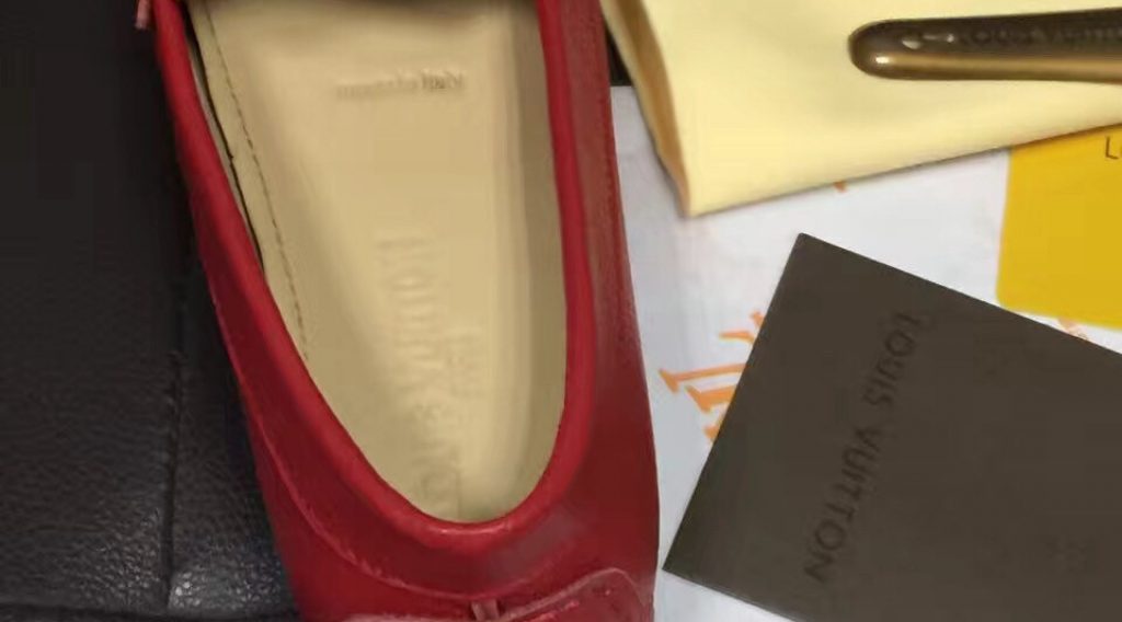 z638951540402 79f4360a97dfbf02ec89779dd378964b 1024x568 - Gi&agrave;y Lười Nam Louis Vuitton Si&ecirc;u Cấp GNLV0033