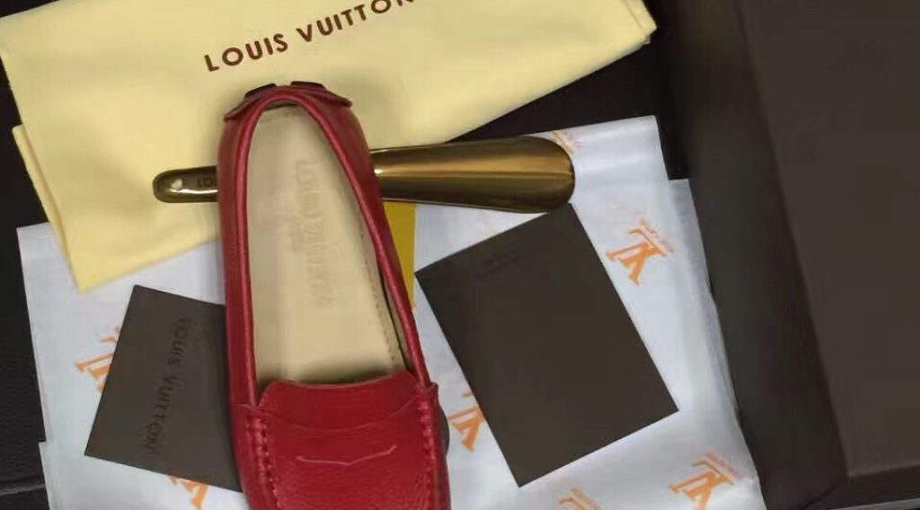 z638951566557 35cae31c1c08adc336495cc6c327ac94 1024x568 - Gi&agrave;y Lười Nam Louis Vuitton Si&ecirc;u Cấp GNLV0033