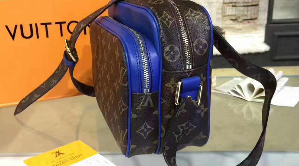 tui xach Louis Vuitton Monogram Canvas nil pm M95607 txlv0341 1024x568 - T&uacute;i X&aacute;ch Nam Louis Vuitton Si&ecirc;u Cấp TXNLV0036