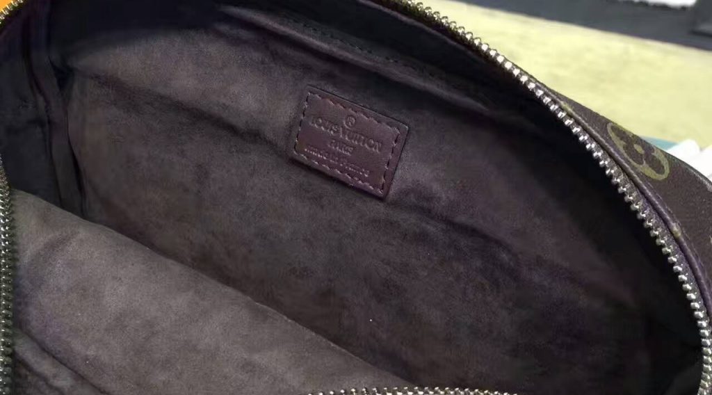 tui xach Louis Vuitton Monogram Canvas nil pm M95607 txlv0345 1024x568 - T&uacute;i X&aacute;ch Nam Louis Vuitton Si&ecirc;u Cấp TXNLV0036
