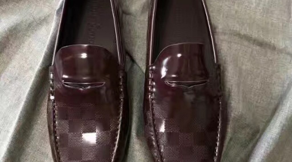 z725018548412 c8d0a348f46627669105ba7521a0a0c8 1024x568 - Gi&agrave;y Nam Louis Vuitton Si&ecirc;u Cấp GNLV0090