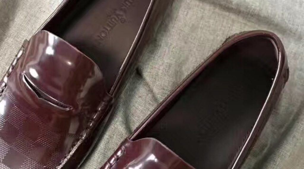 z725018588119 65fd8c02f10a5777e4723ba07e272b85 1024x568 - Gi&agrave;y Nam Louis Vuitton Si&ecirc;u Cấp GNLV0090