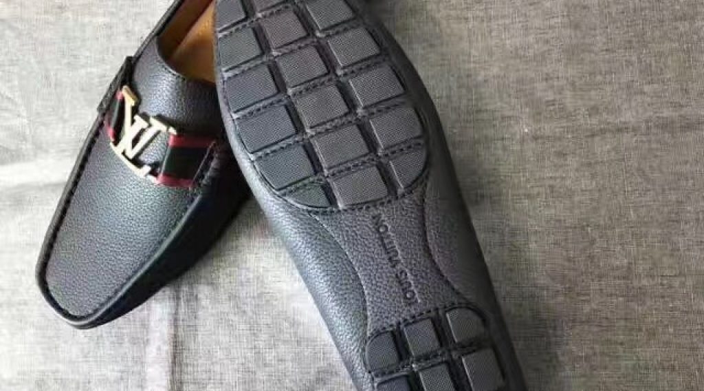 z725018666488 ee1152e505ece589fb5b826405b5929e 1024x568 - Gi&agrave;y Nam Louis Vuitton Si&ecirc;u Cấp GNLV0088