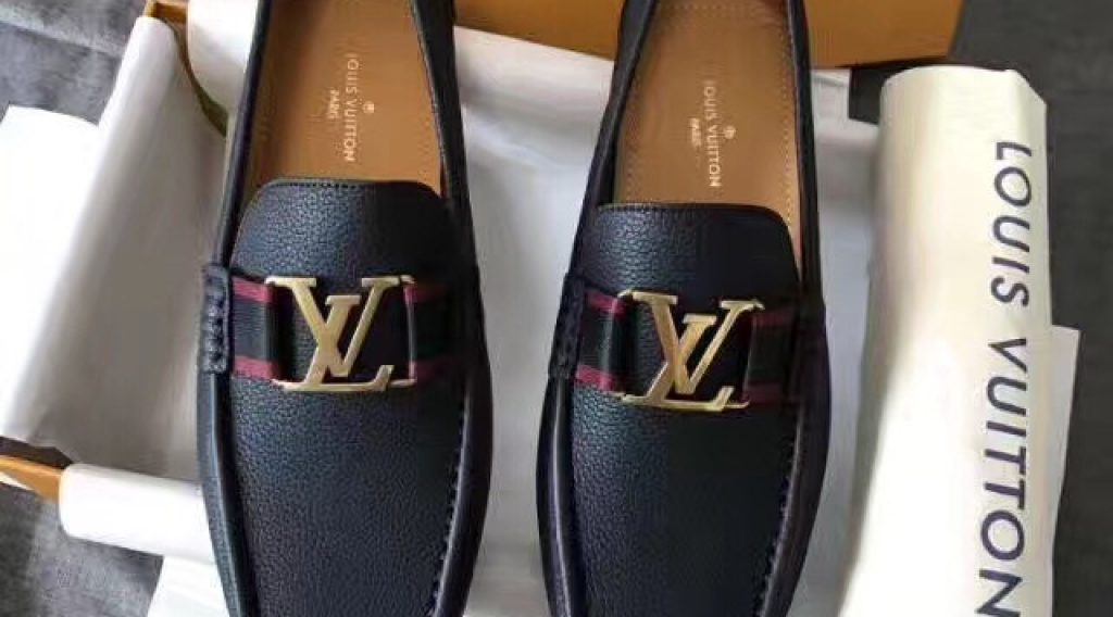 z725018677960 77b92ecfea93a29203f6ce2976daec37 1024x568 - Gi&agrave;y Nam Louis Vuitton Si&ecirc;u Cấp GNLV0088