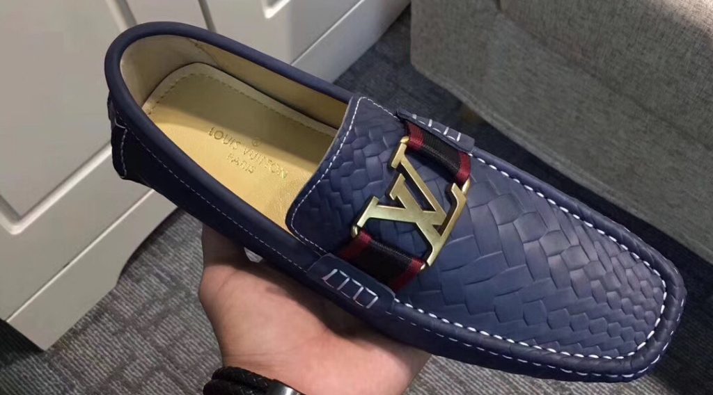 z803059783380 154a045b6a54abef6bdadfdfcd08067d 1024x568 - Gi&agrave;y Nam Louis Vuitton Si&ecirc;u Cấp GNLV0112
