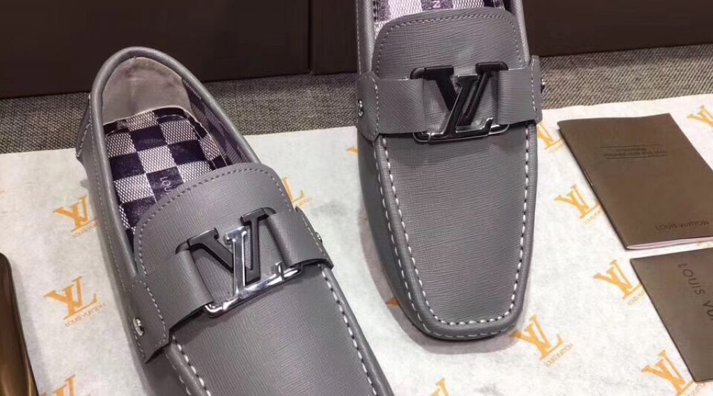 z803059937581 4e3c1bab1fff1a3db366e28ffcebaa2d 1024x568 - Gi&agrave;y Nam Louis Vuitton Si&ecirc;u Cấp GNLV0115