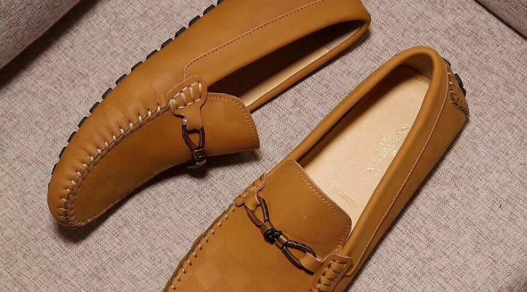 z803060435335 270e86c7f09e09711d756bba23f6027b 1024x568 - Gi&agrave;y Nam Louis Vuitton Si&ecirc;u Cấp GNLV0117