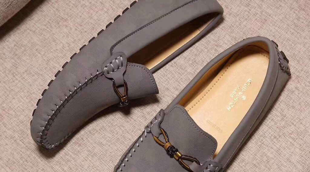 z803060511865 0f21287eac8e65dd9608b8850aab67fc 1024x568 - Gi&agrave;y Nam Louis Vuitton Si&ecirc;u Cấp GNLV0118