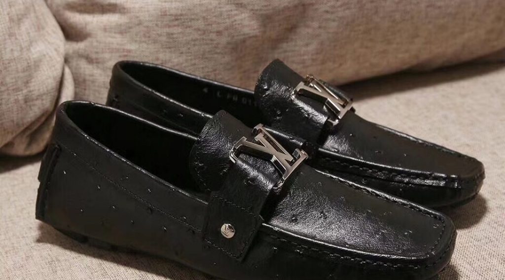 z803061584977 668262fabade7c6e3a1d2d9667180127 1024x568 - Gi&agrave;y Nam Louis Vuitton Si&ecirc;u Cấp GNLV0126