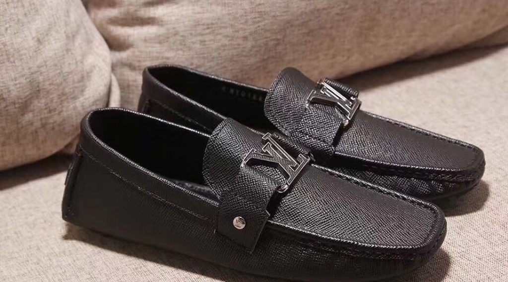 z803062392339 696147c51e6e5998583543de3e374640 1024x568 - Gi&agrave;y Nam Louis Vuitton Si&ecirc;u Cấp GNLV0129