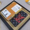z1038755272325 8b67df1299817d078cb0bb49714c105d 100x100 - Ví nam Louis Vuitton siêu cấp - VNLV0052