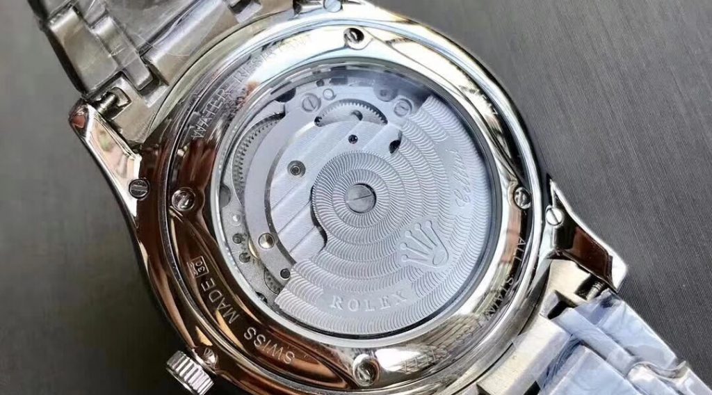 z1047136417839 14f3daa223d15ef5b7949ac81556a43a 1024x568 - Đồng hồ Rolex si&ecirc;u cấp replica &ndash; DHRL0007