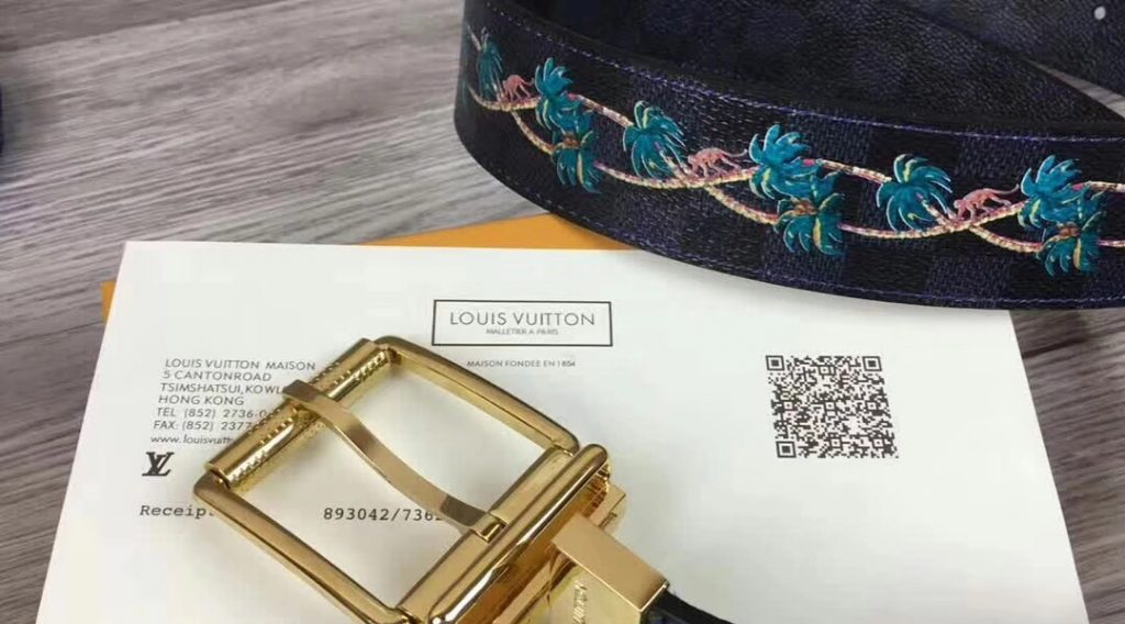 z1052393548428 13fcf88497cac2b2cab70fcc283067cd 1024x568 - Thắt Lưng Nam Louis Vuitton Si&ecirc;u Cấp TLNLV0052