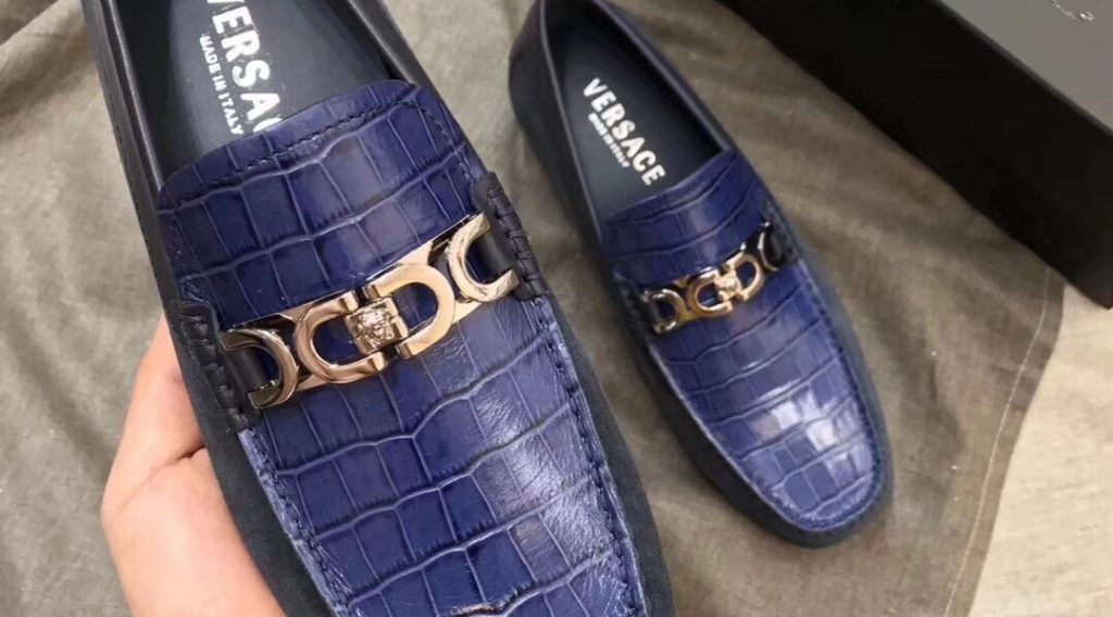 z1059382385190 ed948e7aa1fef3cda7562f804bbe57e4 1024x568 - Gi&agrave;y Nam Versace Si&ecirc;u Cấp- GNVS0013