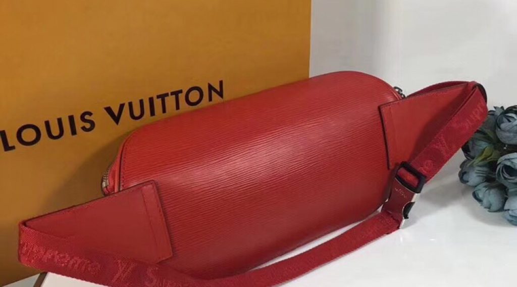 z1062456304848 a0bd7ce33c8240afe027de44c28630f8 1024x568 - T&uacute;i X&aacute;ch Nam Louis Vuitton Si&ecirc;u Cấp TXNLV0064