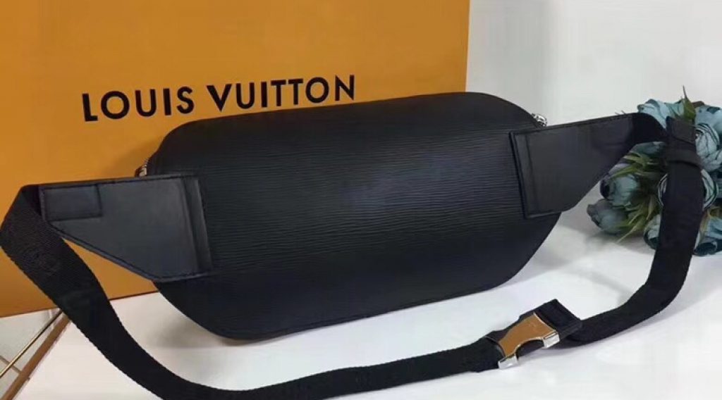 z1062456309214 c91f68db746b16a822b7445c88d25291 1024x568 - T&uacute;i X&aacute;ch Nam Louis Vuitton Si&ecirc;u Cấp TXNLV0063