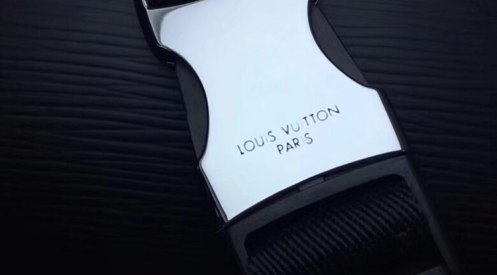 z1062456311561 b67b475bff5a47359ccd50ed5ab508d6 1024x568 - T&uacute;i X&aacute;ch Nam Louis Vuitton Si&ecirc;u Cấp TXNLV0063