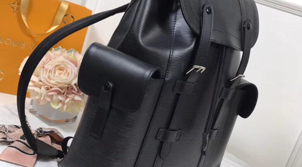 z1068532820226 c0f9d16ad9c7b03c43925d282f037d9f 1024x568 - T&uacute;i X&aacute;ch Nam Louis Vuitton Si&ecirc;u Cấp TXNLV0073