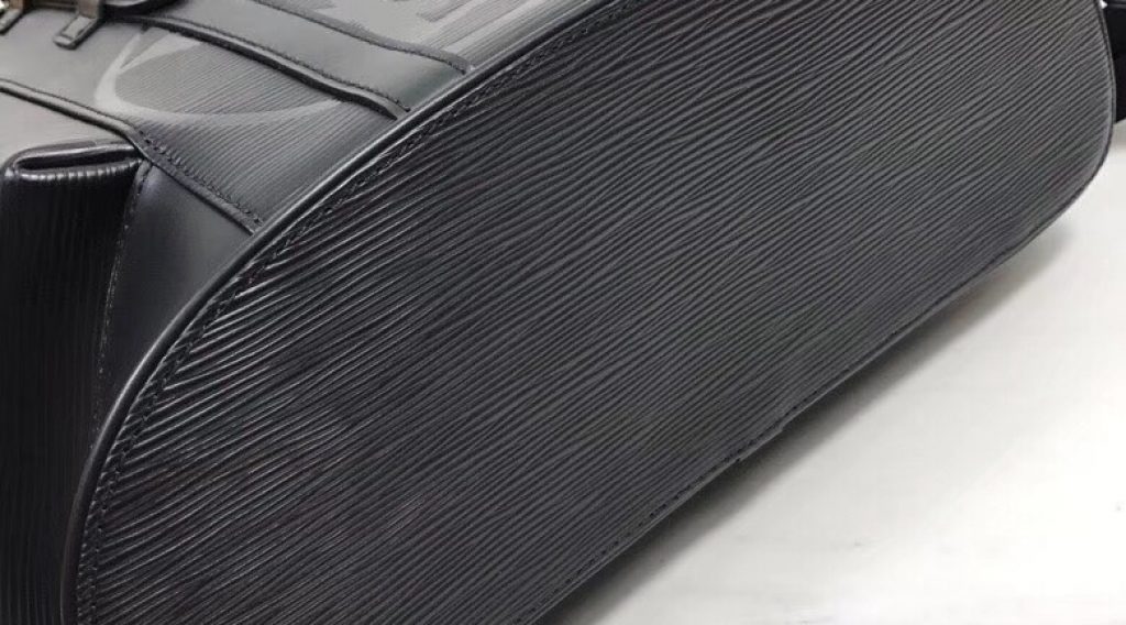 z1068532834834 b481836a40aaf5c06ed1b7179ba87dac 1024x568 - T&uacute;i X&aacute;ch Nam Louis Vuitton Si&ecirc;u Cấp TXNLV0072