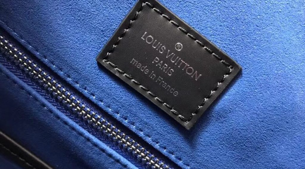 z1068532843253 09e7986c8a8b61e2cdd7679295e44cdf 1024x568 - T&uacute;i X&aacute;ch Nam Louis Vuitton Si&ecirc;u Cấp TXNLV0072