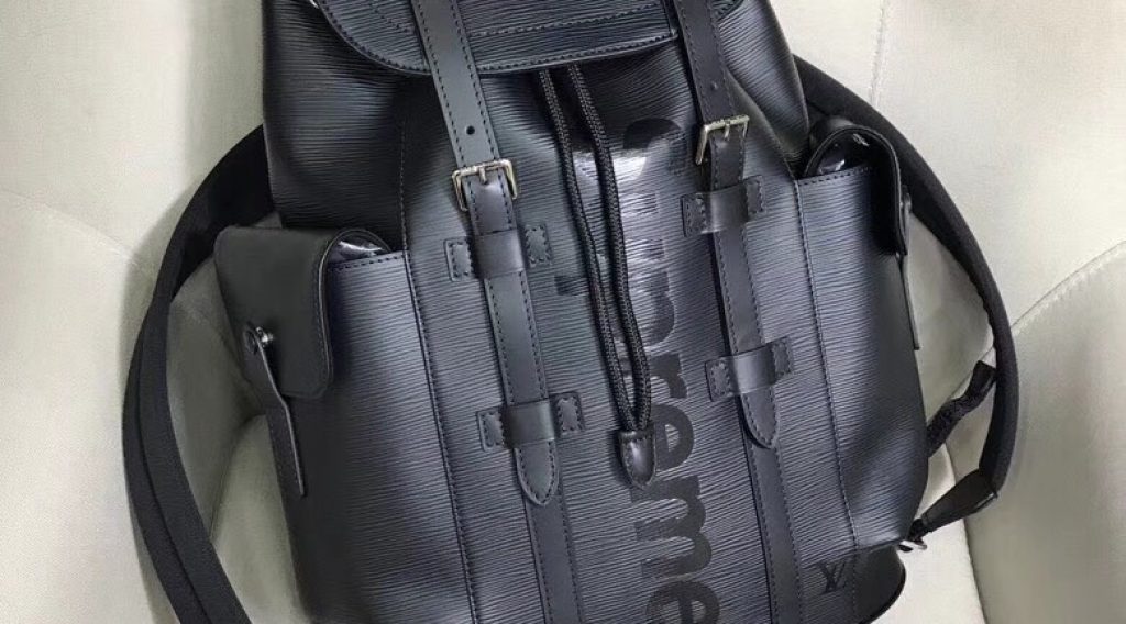 z1068532843494 c15e8abd674dcd5240e5acd0aa23ae9b 1024x568 - T&uacute;i X&aacute;ch Nam Louis Vuitton Si&ecirc;u Cấp TXNLV0071