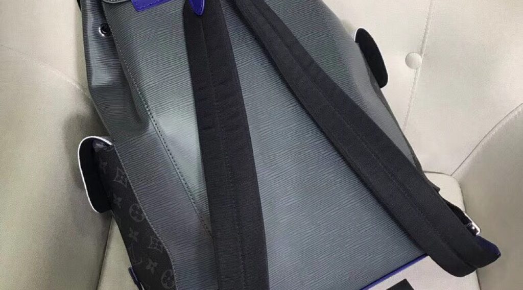 z1068532873841 0565b275f1266a8a3870a9d333c400fc 1024x568 - T&uacute;i X&aacute;ch Nam Louis Vuitton Si&ecirc;u Cấp TXNLV0069