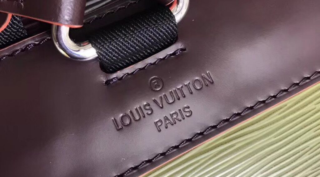 z1068532876100 3d8a82d7fee901cc8be78b8ffbe75360 1024x568 - T&uacute;i X&aacute;ch Nam Louis Vuitton Si&ecirc;u Cấp TXNLV0068