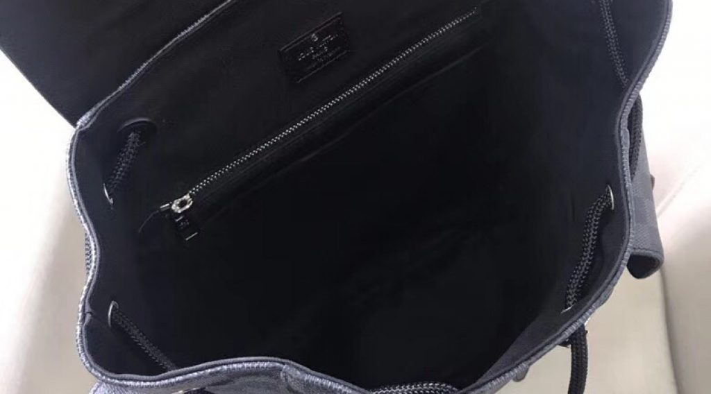 z1068533409279 e13cb7236a22d38088ac3011f28db22e 1024x568 - T&uacute;i X&aacute;ch Nam Louis Vuitton Si&ecirc;u Cấp TXNLV0065