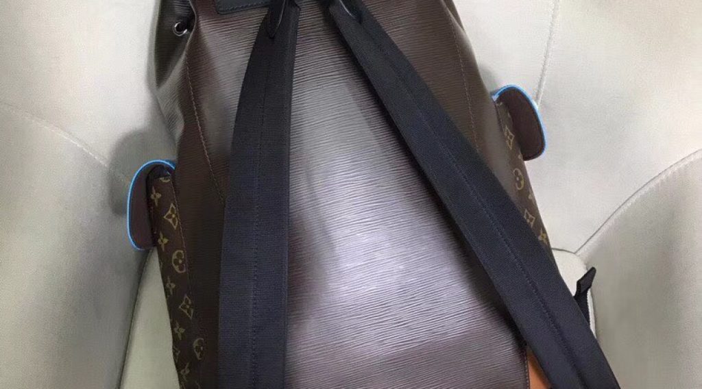 z1068533410091 e22e31751ce7508fac33a1e0de27363d 1024x568 - T&uacute;i X&aacute;ch Nam Louis Vuitton Si&ecirc;u Cấp TXNLV0067