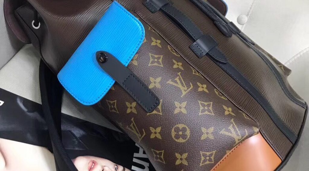 z1068533411173 d5faf95e61e1daa58ad4c2a7b9515c29 1024x568 - T&uacute;i X&aacute;ch Nam Louis Vuitton Si&ecirc;u Cấp TXNLV0067