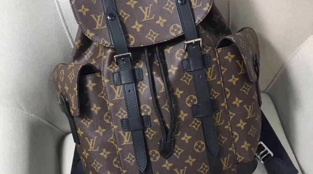 z1068533450197 8e40ba7b802a17e1e7fe1d04401a676d 1024x568 - T&uacute;i X&aacute;ch Nam Louis Vuitton Si&ecirc;u Cấp TXNLV0066