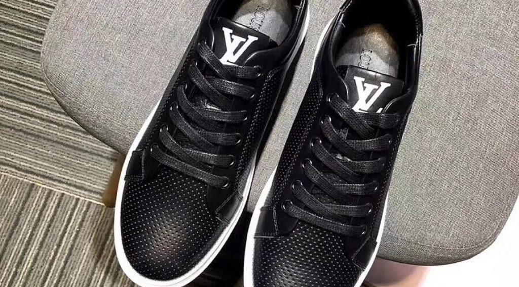 z1052391456400 27fd06296ed0ee4b071904daec115b74 1024x568 - Gi&agrave;y nam Louis Vuitton si&ecirc;u cấp VIP &ndash; GNLV0174