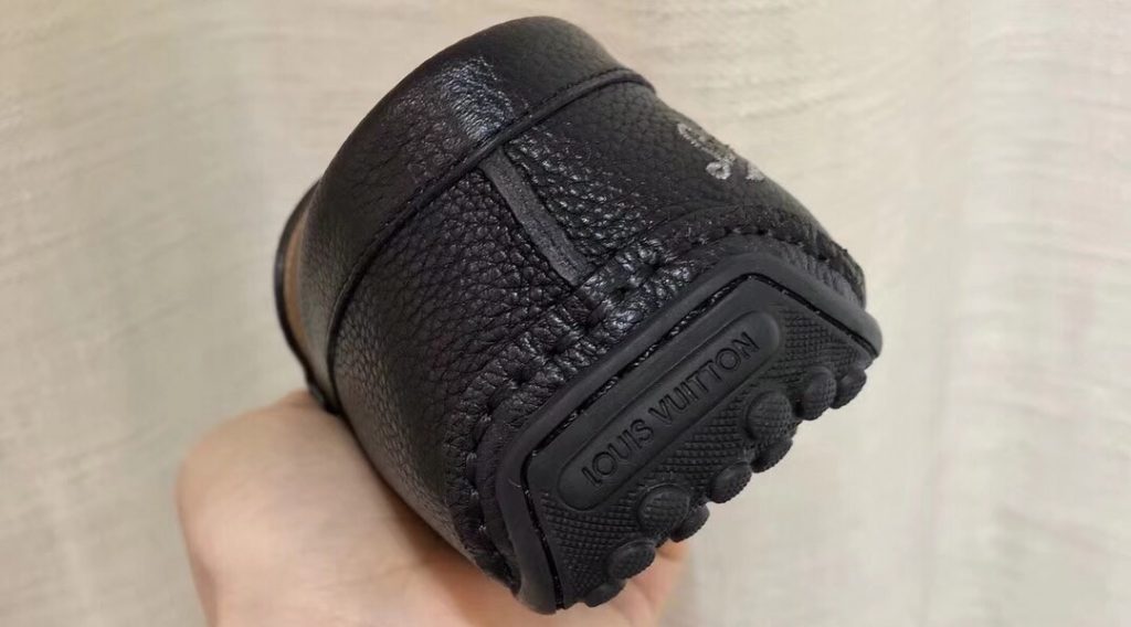 z1059381453080 31085574d283c66e68e51a018b529921 1024x568 - Gi&agrave;y nam Louis Vuitton si&ecirc;u cấp VIP &ndash; GNLV0172