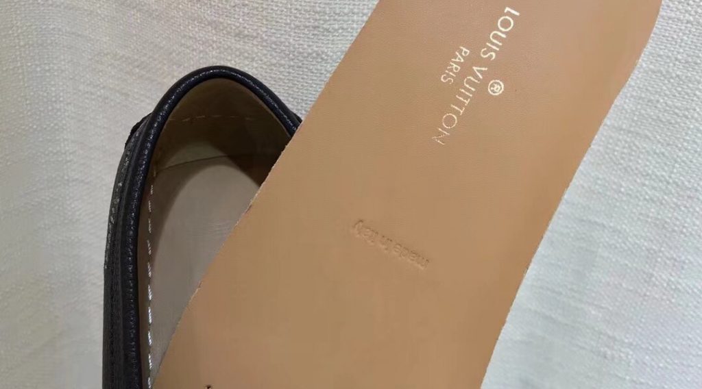 z1059381471838 a46ca9a55c3563a4508d27b48c80de13 1024x568 - Gi&agrave;y nam Louis Vuitton si&ecirc;u cấp VIP &ndash; GNLV0172