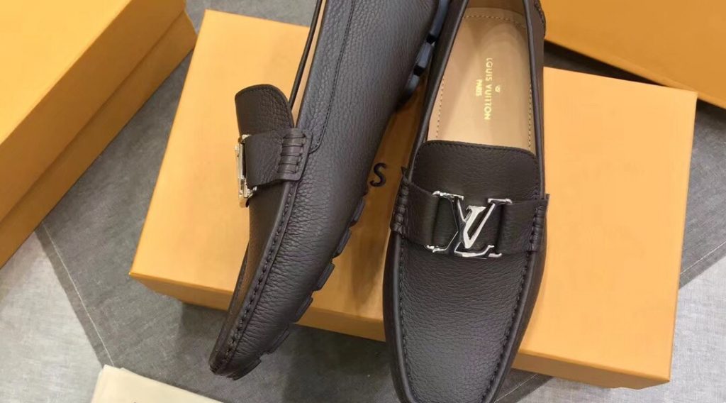 z1059381491243 d22ec71d98535677cda8c36361ff48eb 1024x568 - Gi&agrave;y nam Louis Vuitton si&ecirc;u cấp VIP - GNLV0171